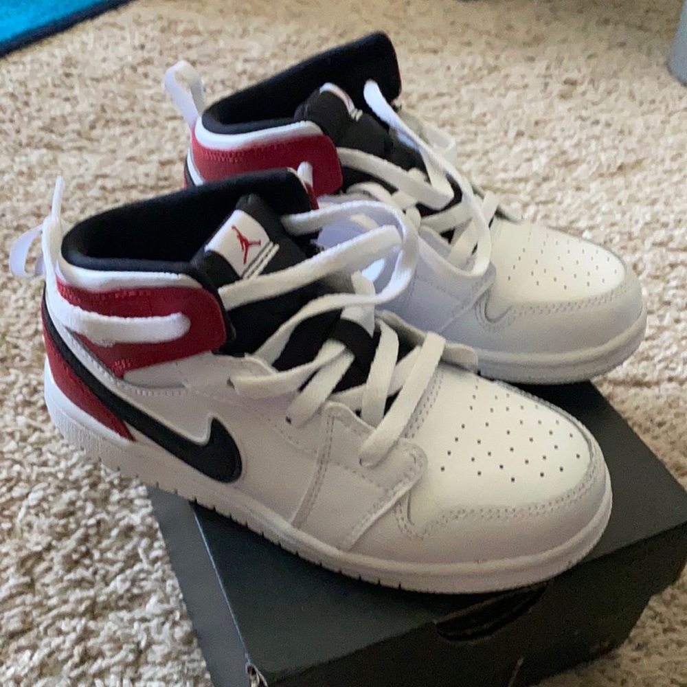 Jordan 1 Mid